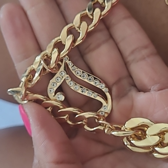 Juicy Couture Gold Tone Chain Belt  with Juicy Letter Charms - Various Sizes - Picture 6 of 8